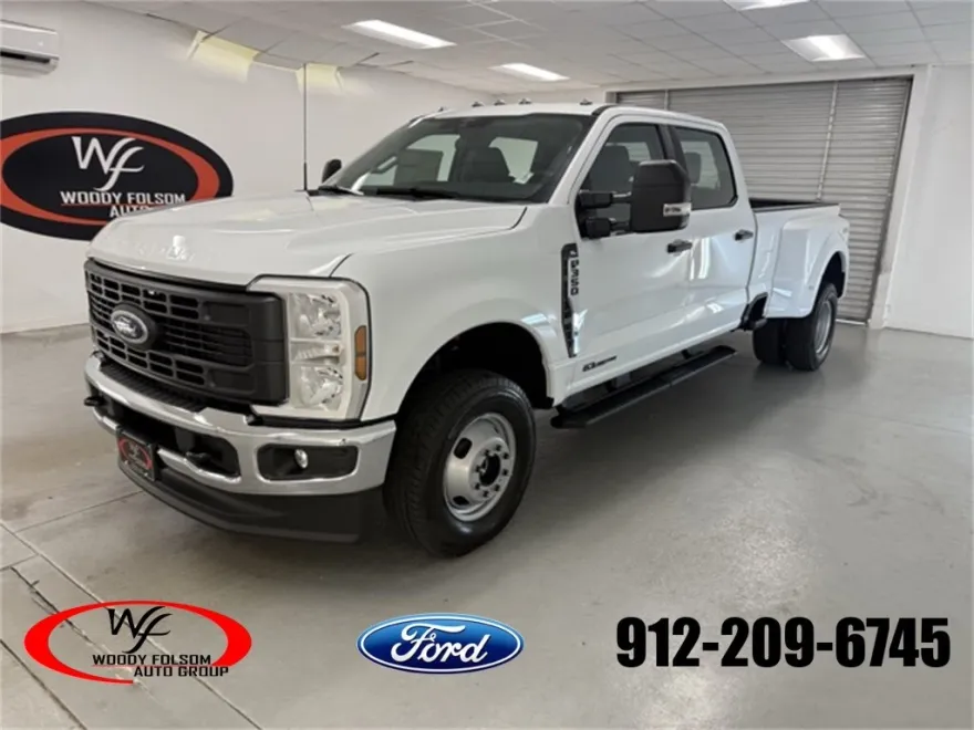 2025 Ford F-350 photo 1