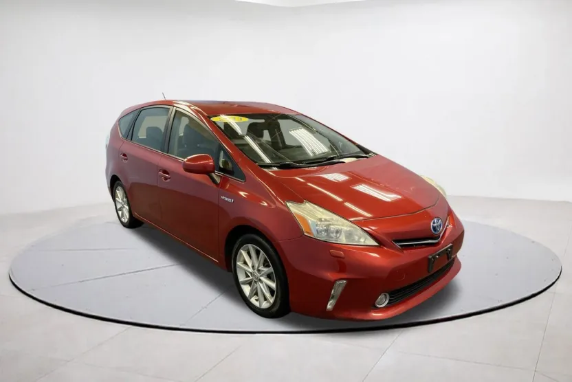 2013 Toyota Prius V photo 1