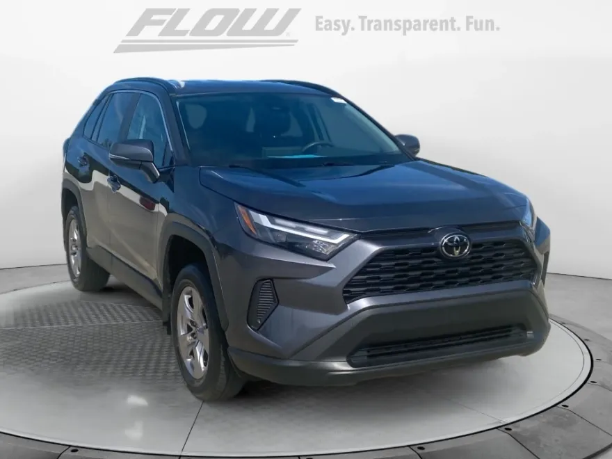 2024 Toyota RAV4 XLE photo 1