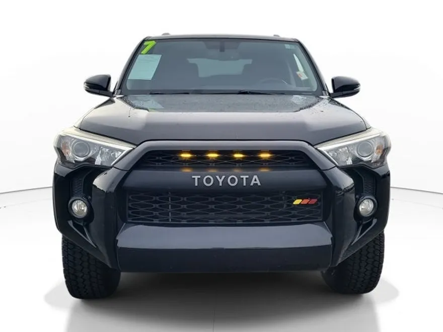 2017 Toyota 4Runner SR5 Premium photo 1