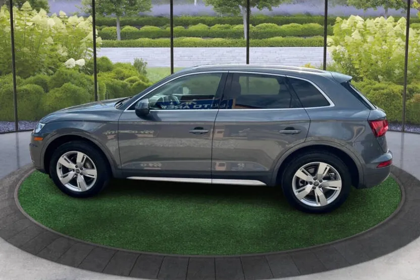 2018 Audi Q5 Premium Plus photo 1