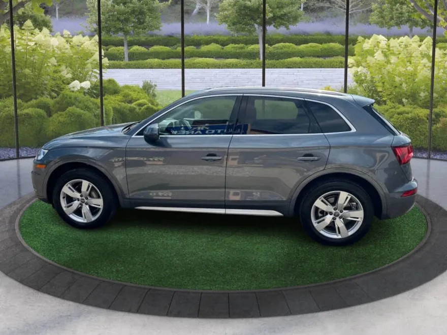 2018 Audi Q5 Premium Plus photo 1
