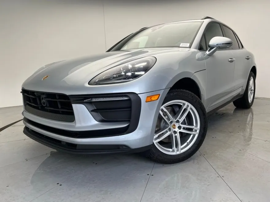2025 Porsche Macan Base photo 1