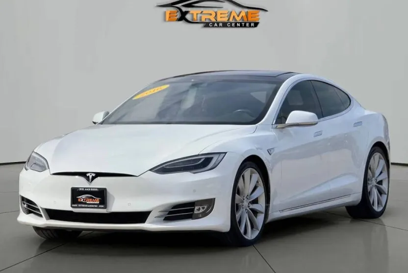 2016 Tesla Model S 90D photo 1