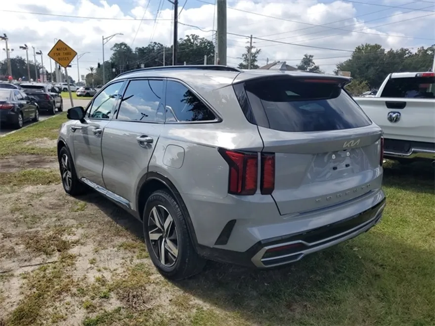 2022 Kia Sorento EX photo 1