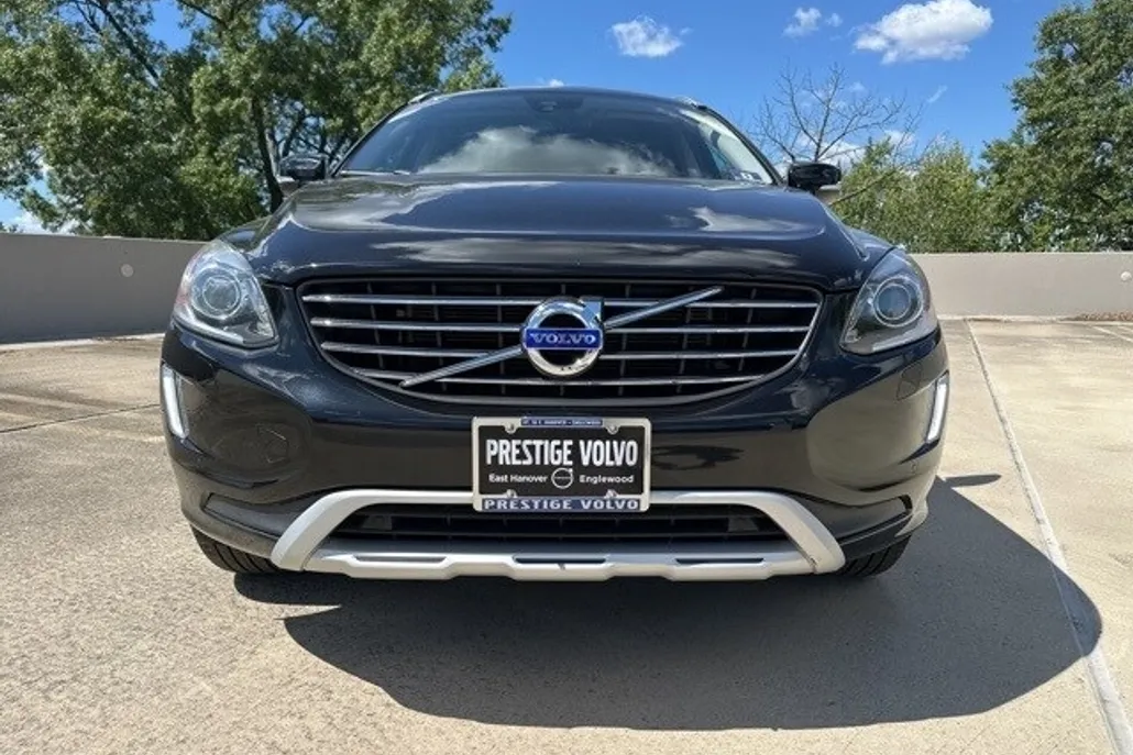 2017 Volvo XC60 T5 Dynamic photo 1