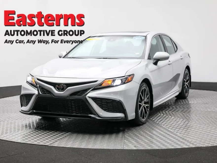2023 Toyota Camry SE photo 1