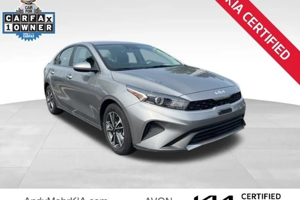 2024 Kia Forte LXS photo 1