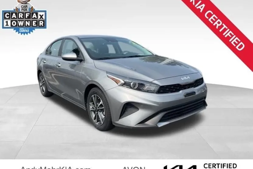 2024 Kia Forte LXS photo 1