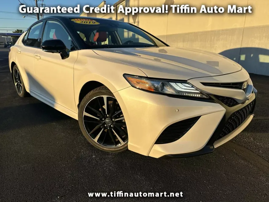 2019 Toyota Camry XSE photo 1