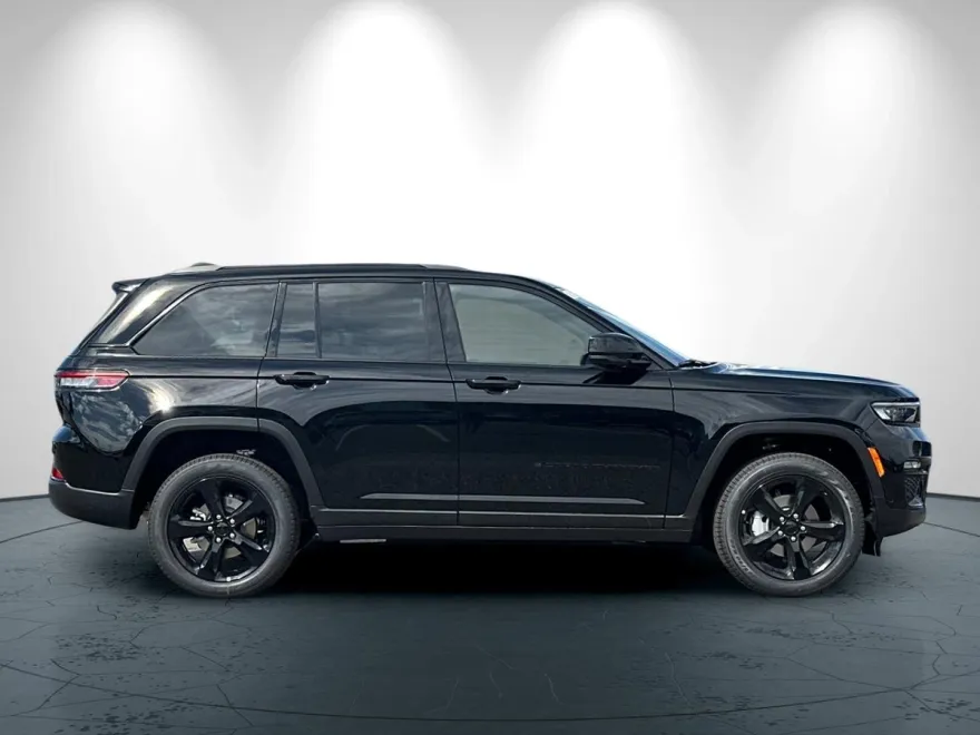 2025 Jeep Grand Cherokee Limited photo 1