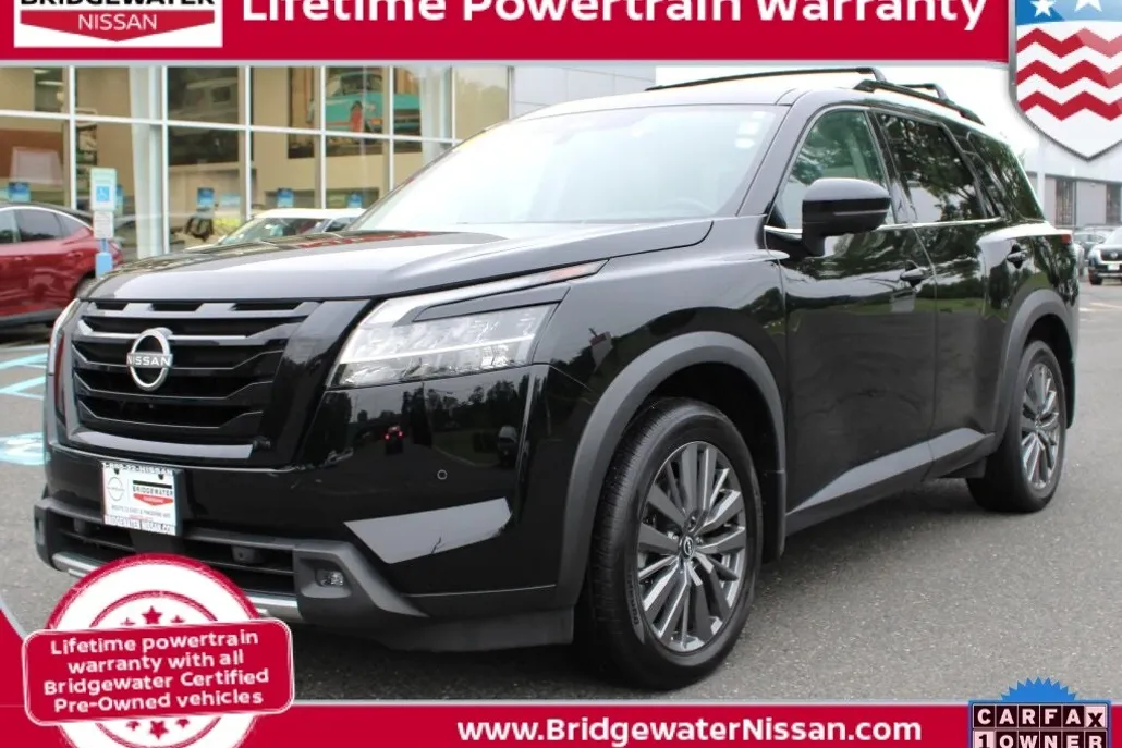 2024 Nissan Pathfinder SL photo 1