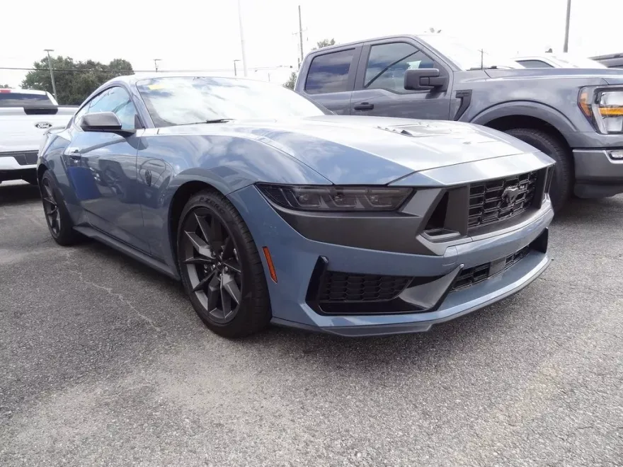 2024 Ford Mustang Dark Horse photo 1