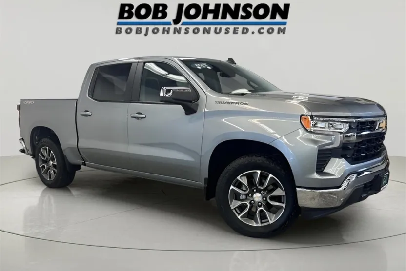 2025 Chevrolet Silverado 1500 LT photo 1