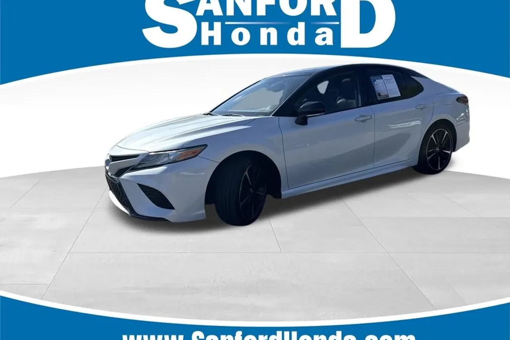 2019 Toyota Camry XSE photo 1