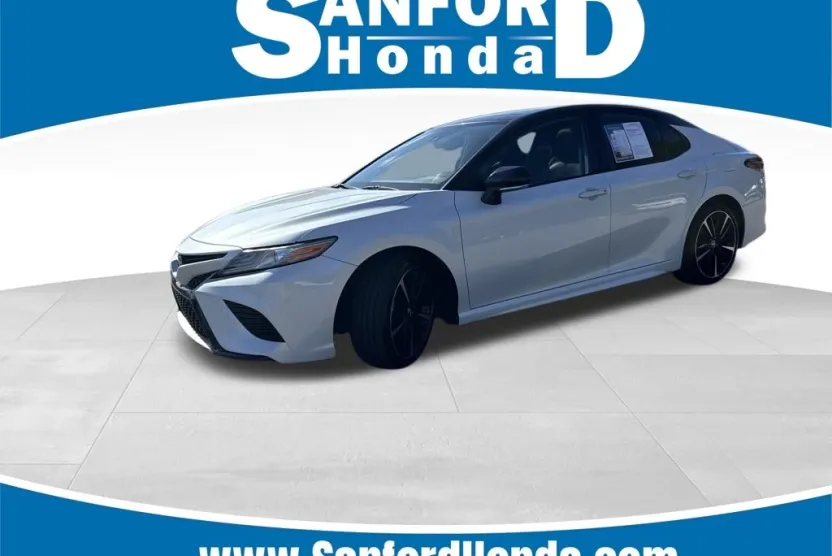 2019 Toyota Camry XSE photo 1