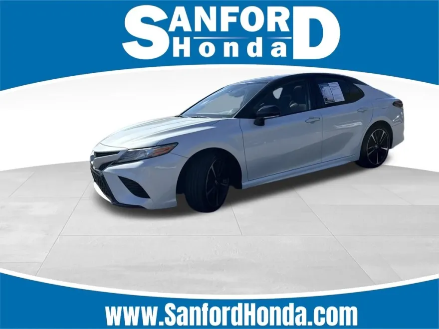 2019 Toyota Camry XSE photo 1