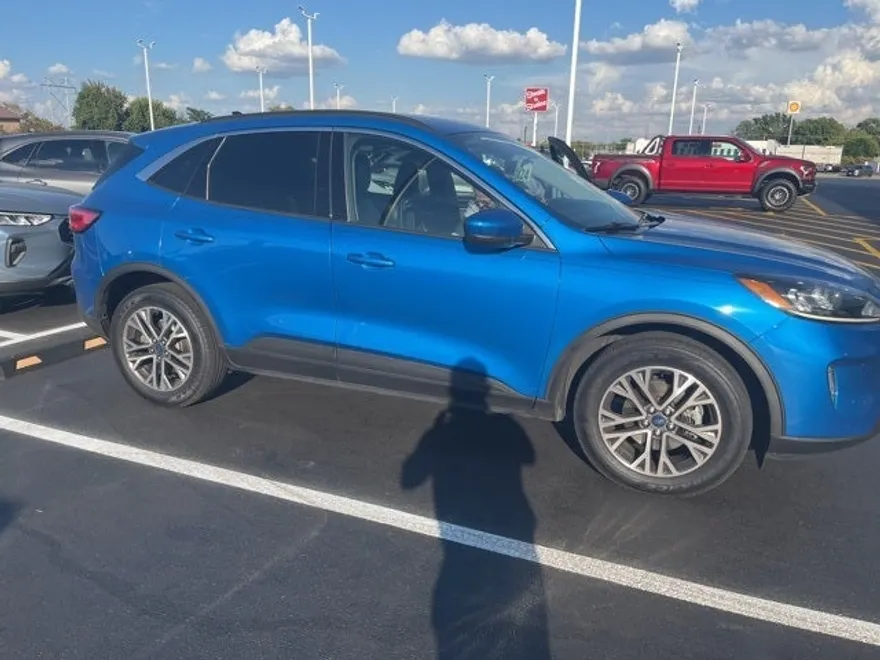 2020 Ford Escape SEL photo 1