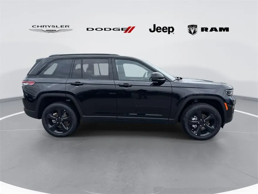 2025 Jeep Grand Cherokee Limited photo 1