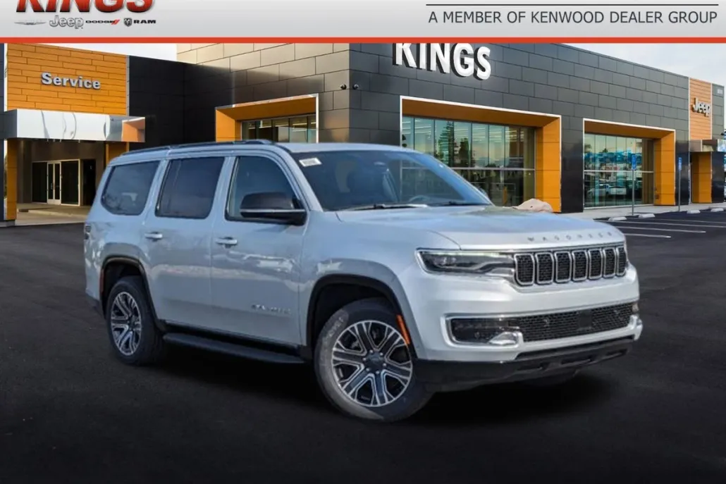 2024 Jeep Wagoneer photo 1