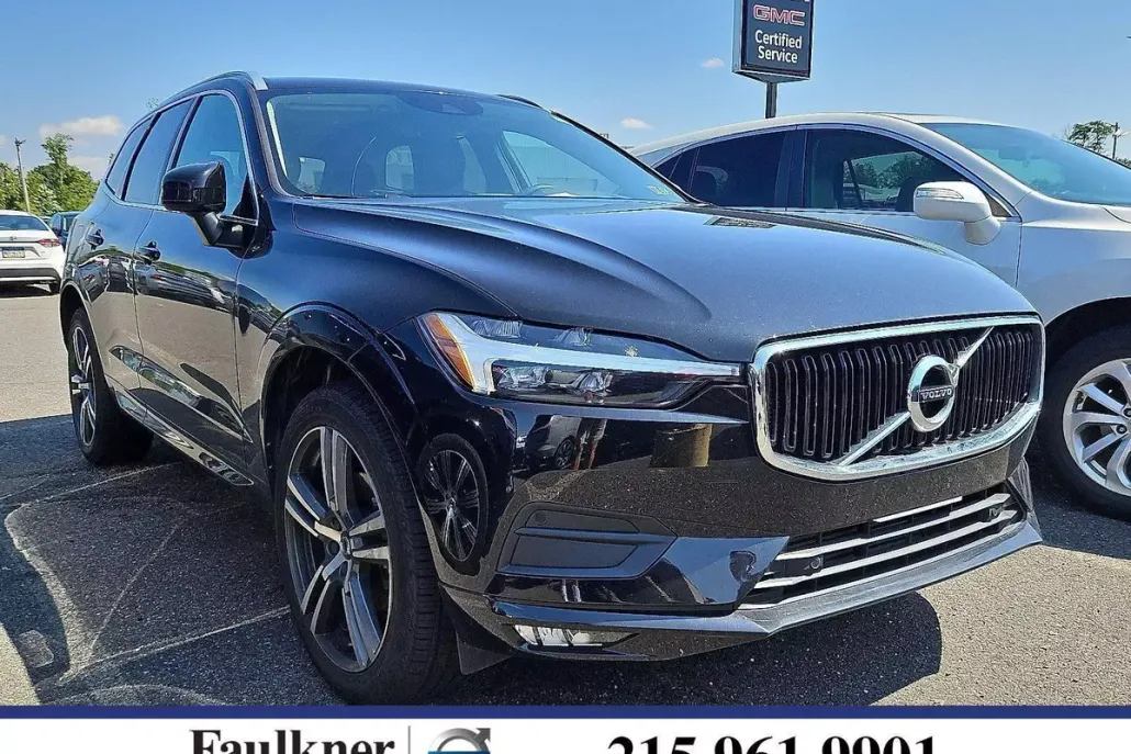 2021 Volvo XC60 T5 Momentum photo 1