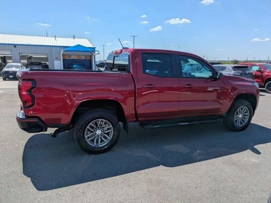 2023 Chevrolet Colorado LT photo 1