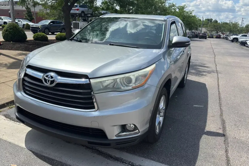 2015 Toyota Highlander Limited photo 1
