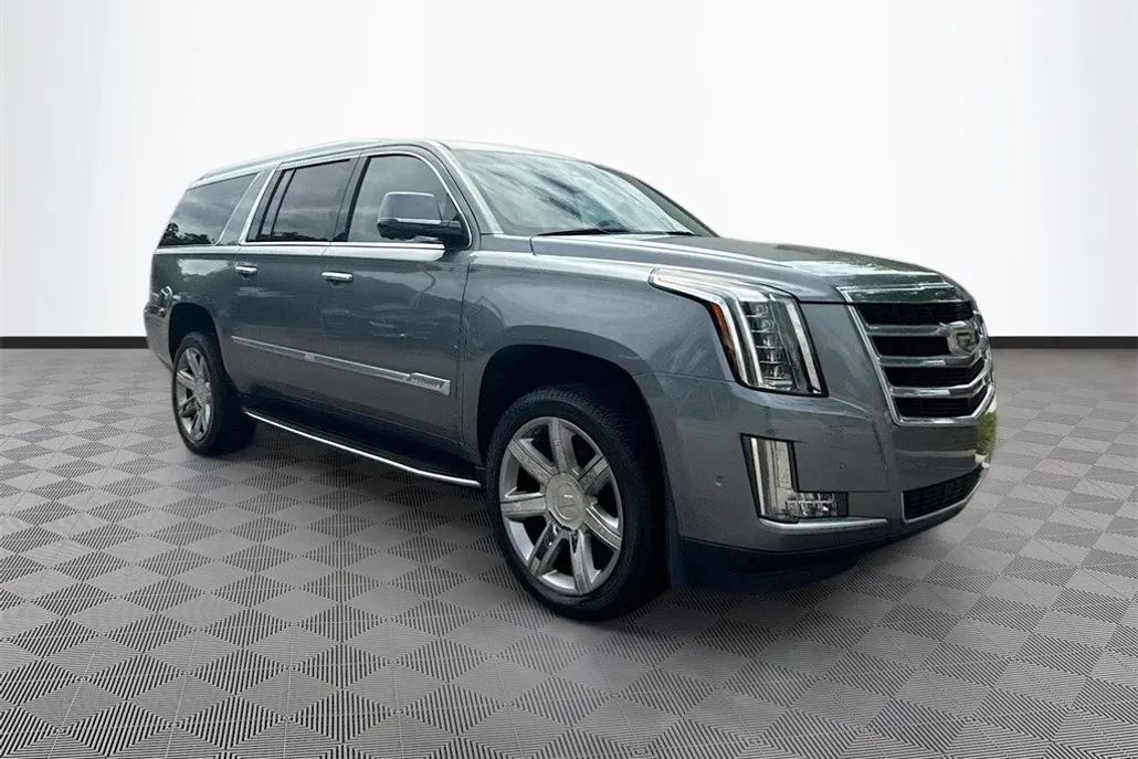 2018 Cadillac Escalade ESV Luxury photo 1