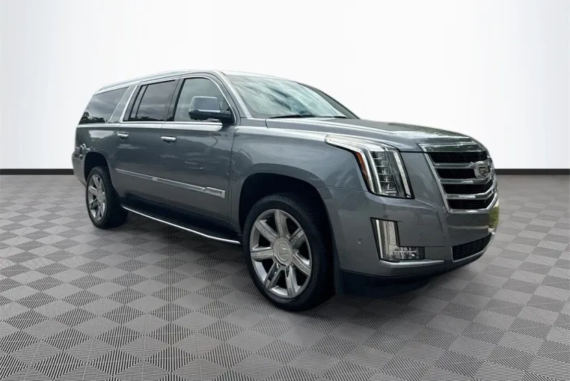 2018 Cadillac Escalade ESV Luxury photo 1
