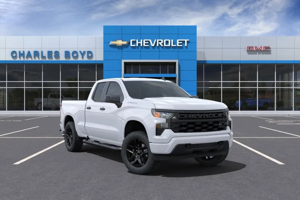 2025 Chevrolet Silverado 1500 Custom photo 1