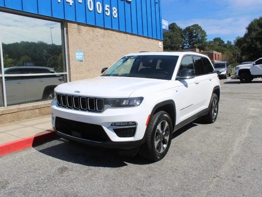 2023 Jeep Cherokee 4xe photo 1