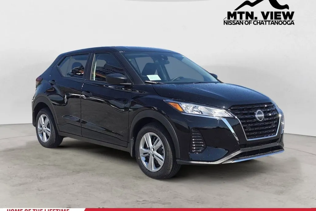 2025 Nissan Kicks Play S photo 1