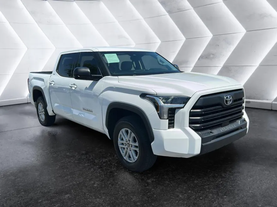 2023 Toyota Tundra SR5 CrewMax photo 1
