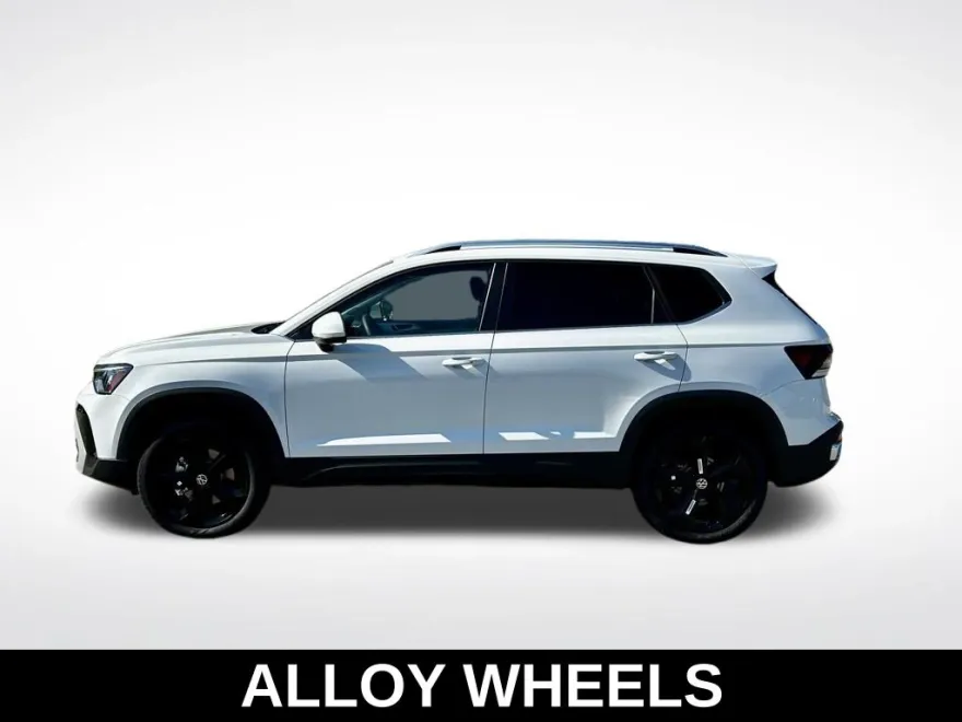 2025 Volkswagen Taos SEL photo 1