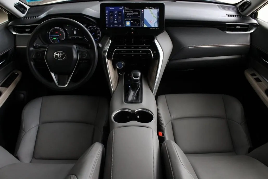2022 Toyota Venza XLE photo 1