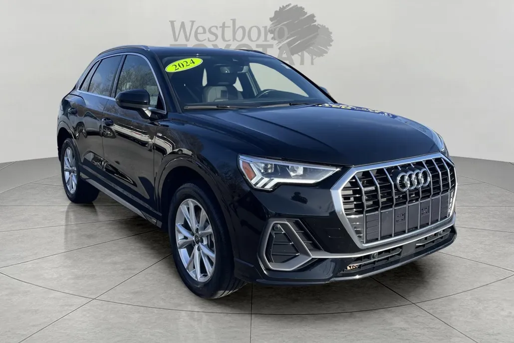 2024 Audi Q3 S line Premium photo 1