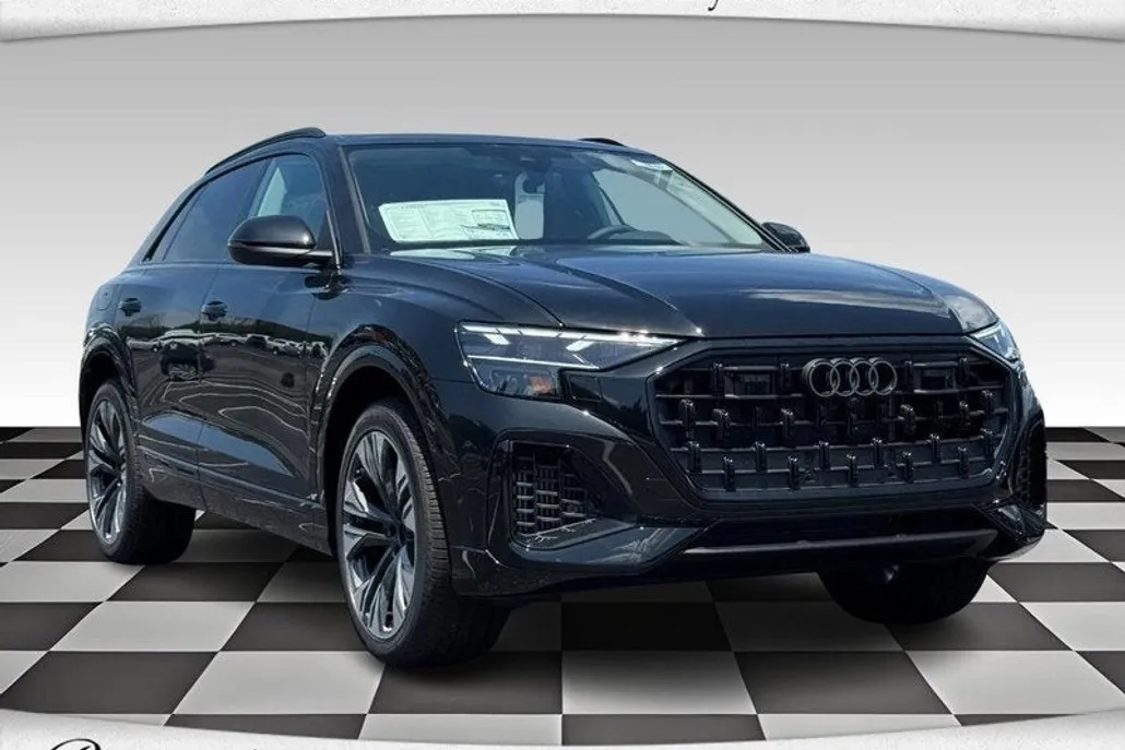 2025 Audi Q8 Premium Plus photo 1