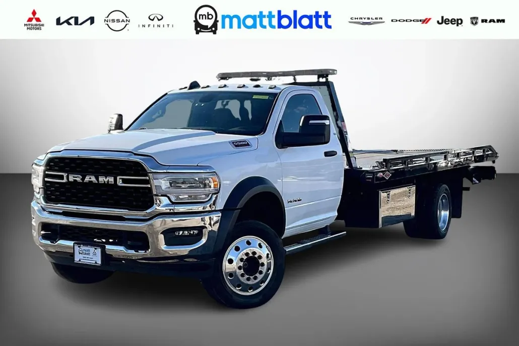 2023 Ram 5500 SLT photo 1