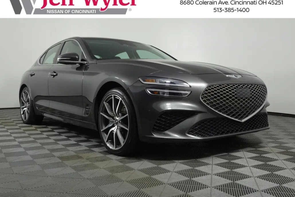 2023 Genesis G70 2.0T photo 1