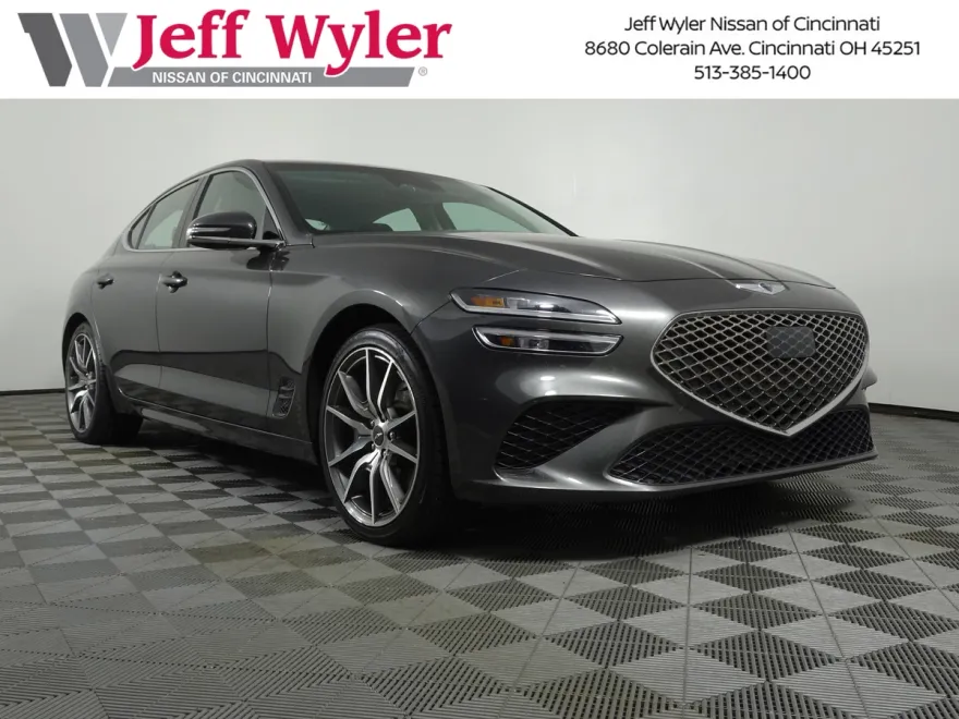 2023 Genesis G70 2.0T photo 1