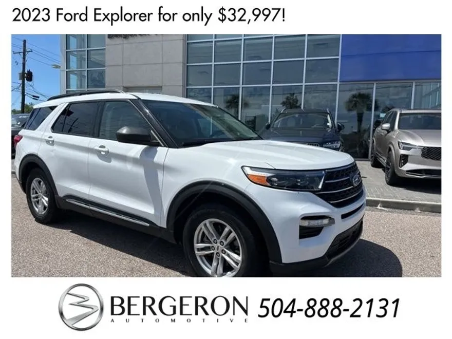 2023 Ford Explorer XLT photo 1