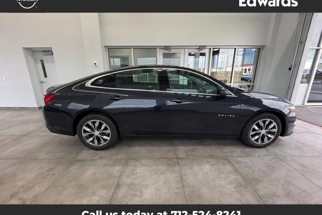 2023 Chevrolet Malibu 1LT photo 1