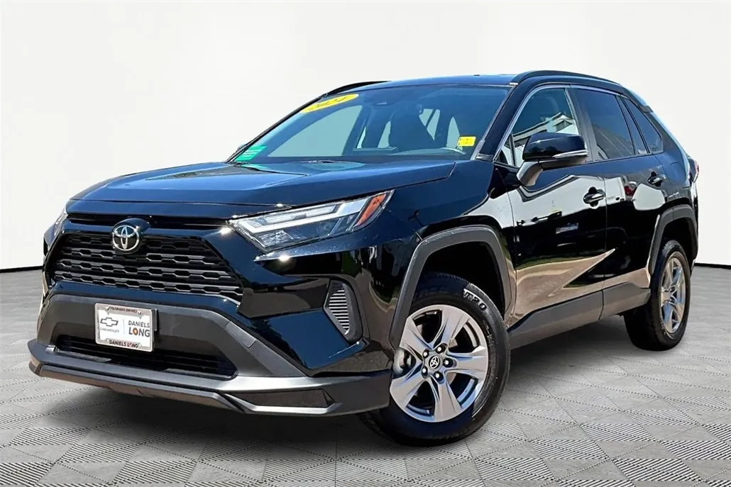 2024 Toyota RAV4 XLE photo 1