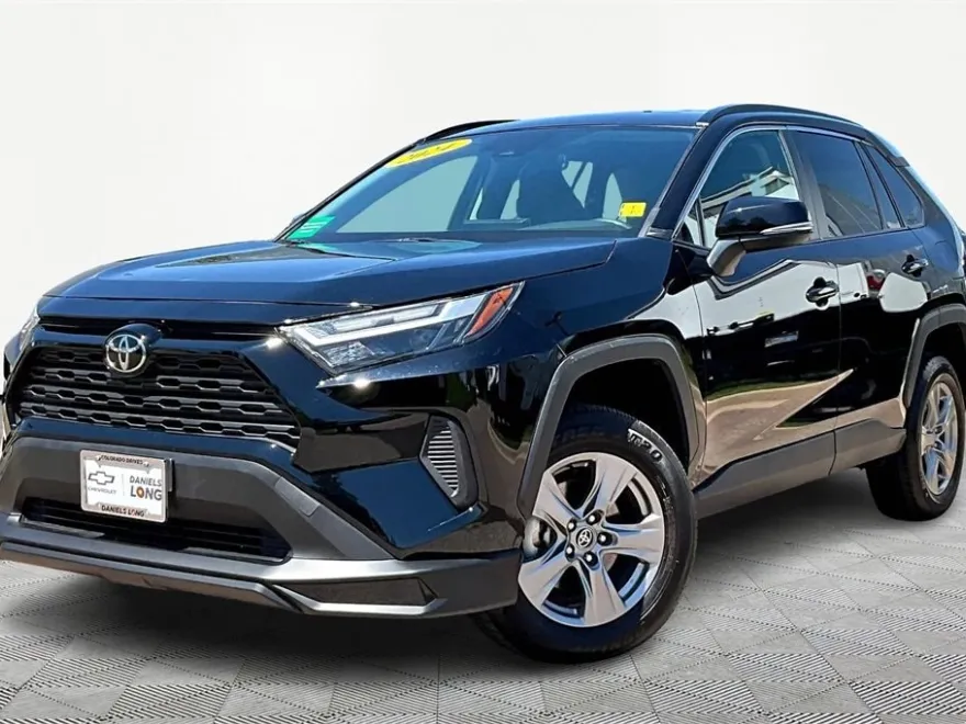 2024 Toyota RAV4 XLE photo 1