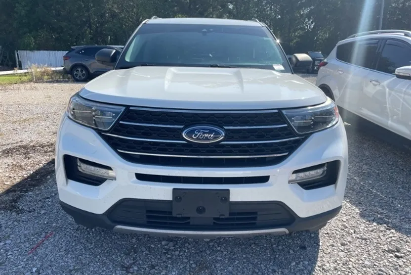 2020 Ford Explorer XLT photo 1