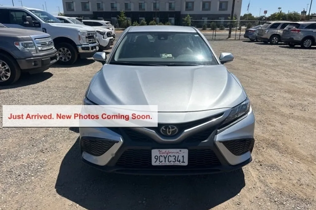 2023 Toyota Camry SE photo 1