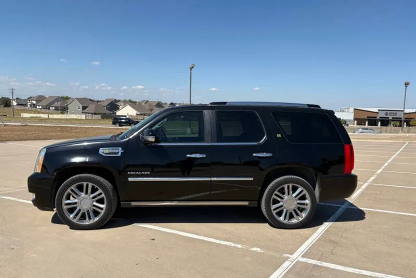 2013 Cadillac Escalade Platinum photo 1
