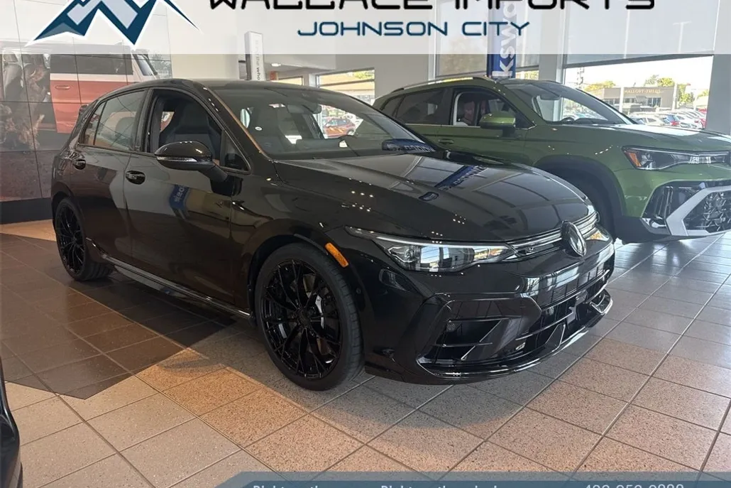 2025 Volkswagen Golf R photo 1