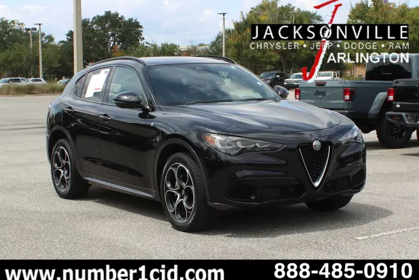 2024 Alfa Romeo Stelvio Ti photo 1