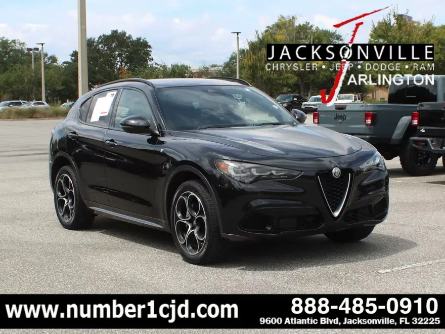 2024 Alfa Romeo Stelvio Ti photo 1